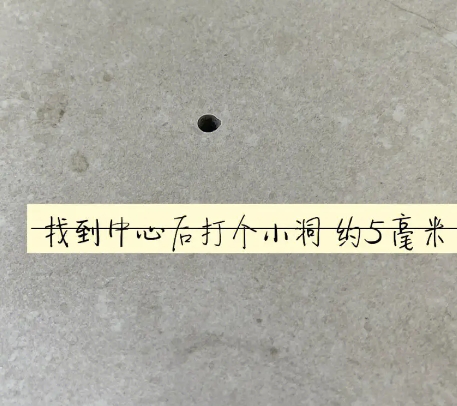 郊区瓷砖空鼓维修公司专业解答在瓷砖铺贴过程中，如果砂料搅拌不均匀，将会带来以下问题